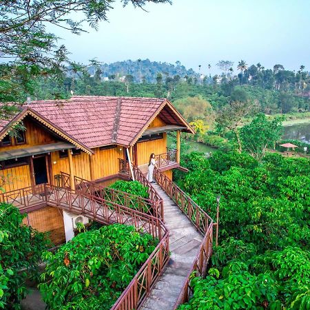 Niyatma Wayanad Pool Resort By Voye Homes Exterior photo